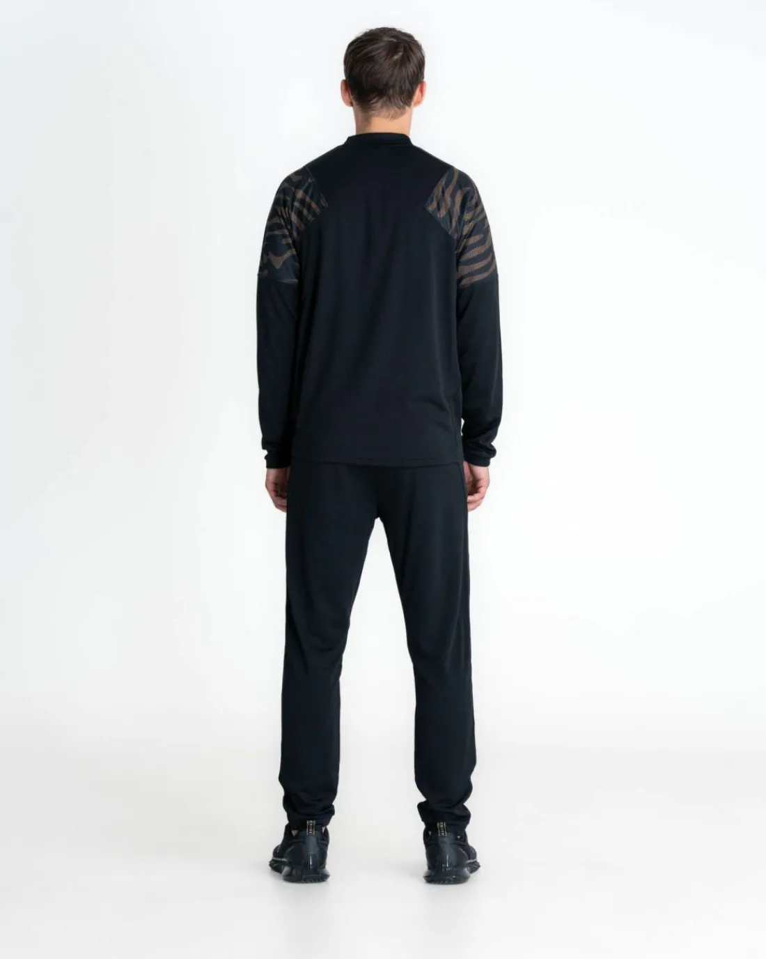 Discount Cruyff Farrel Suit